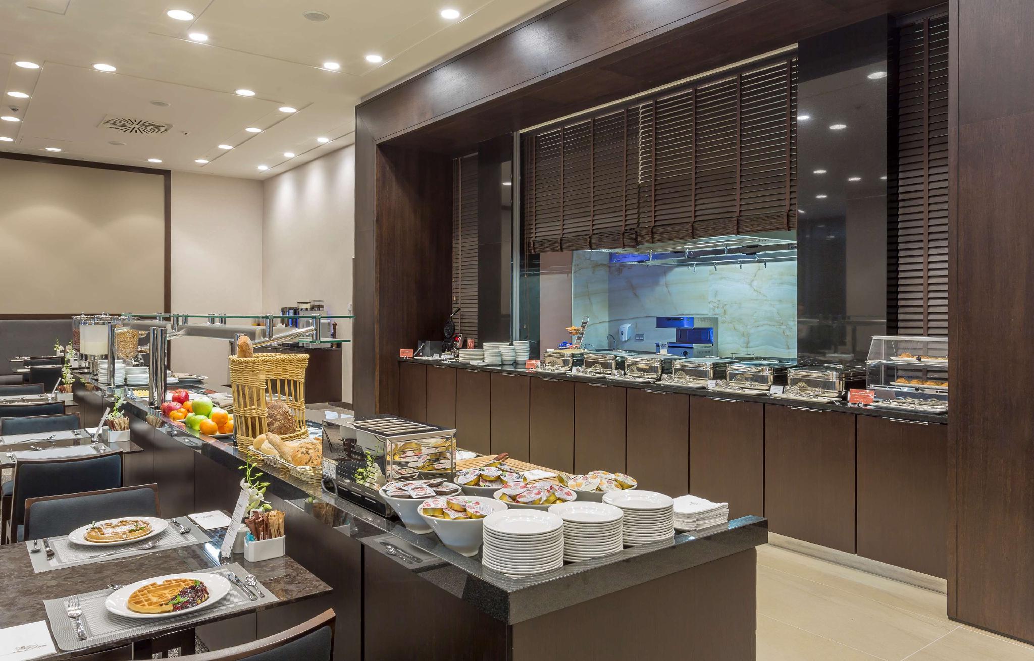 Hilton Garden Inn Krakow Airport Esterno foto