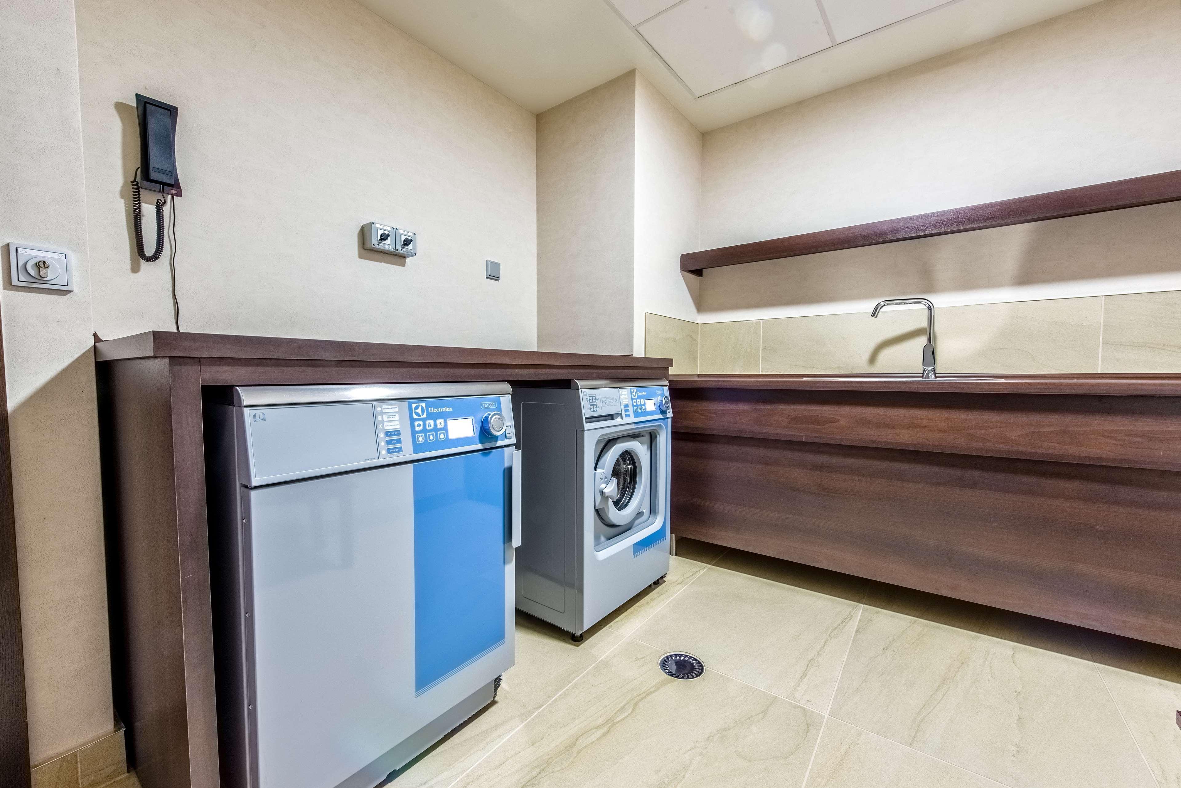 Hilton Garden Inn Krakow Airport Esterno foto