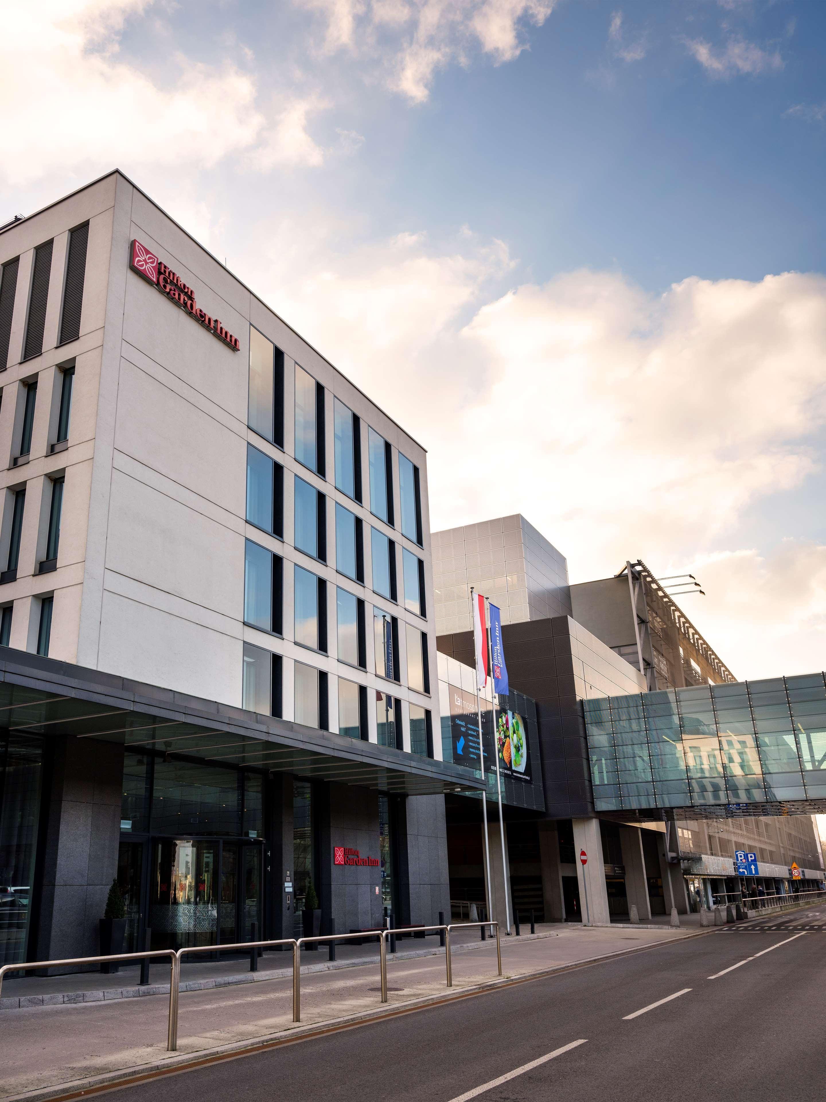 Hilton Garden Inn Krakow Airport Esterno foto