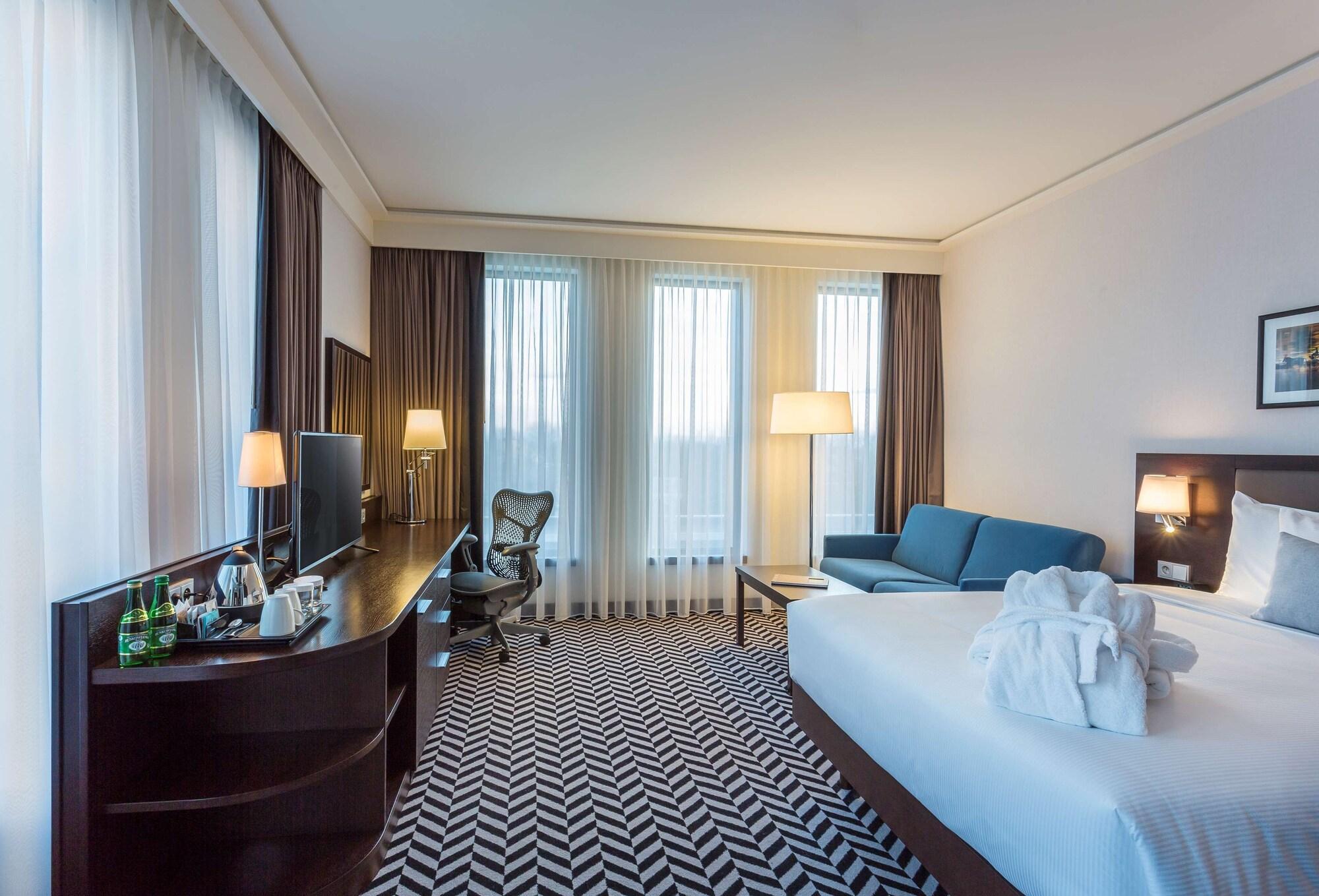Hilton Garden Inn Krakow Airport Esterno foto