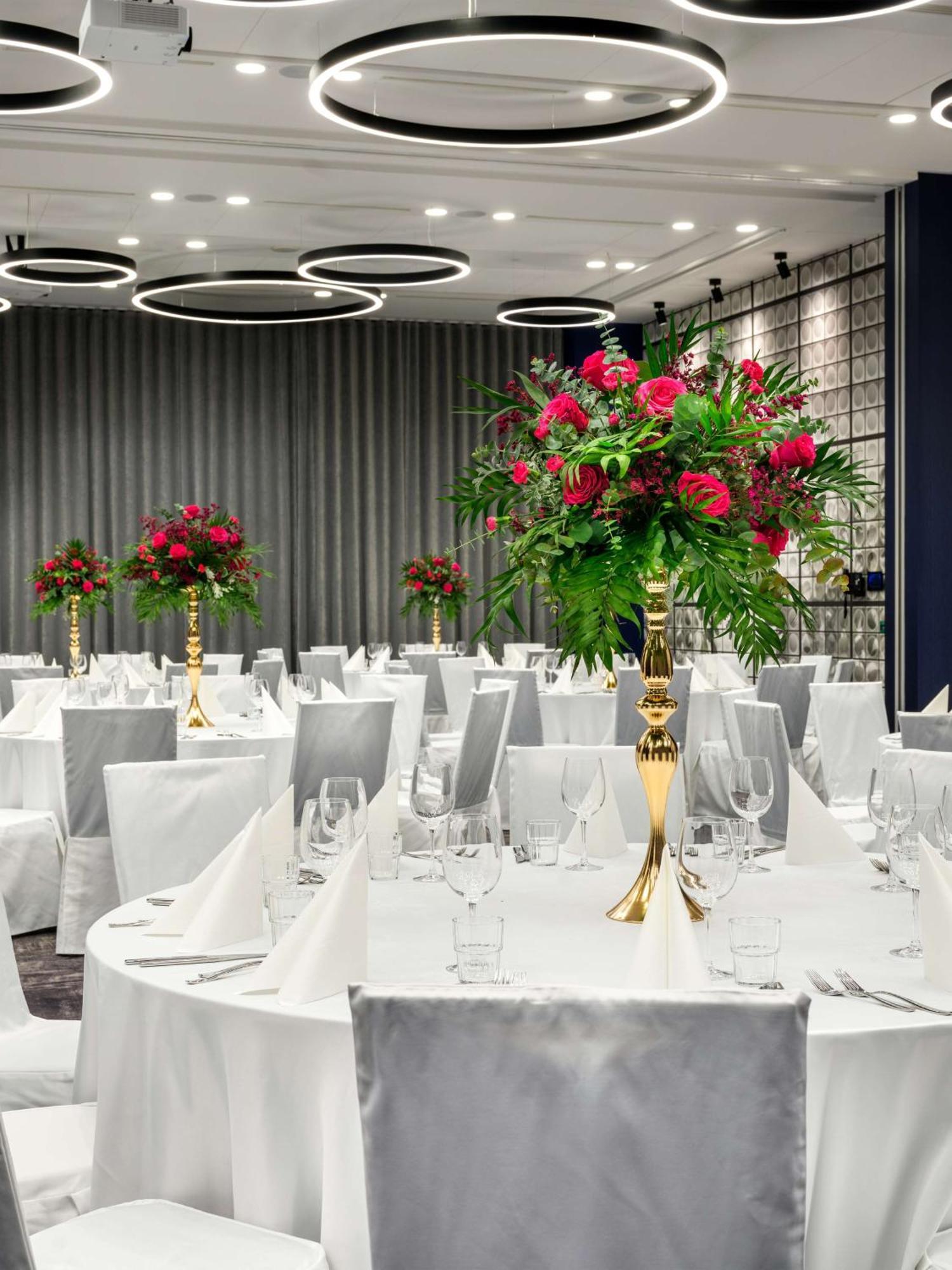 Hilton Garden Inn Krakow Airport Esterno foto