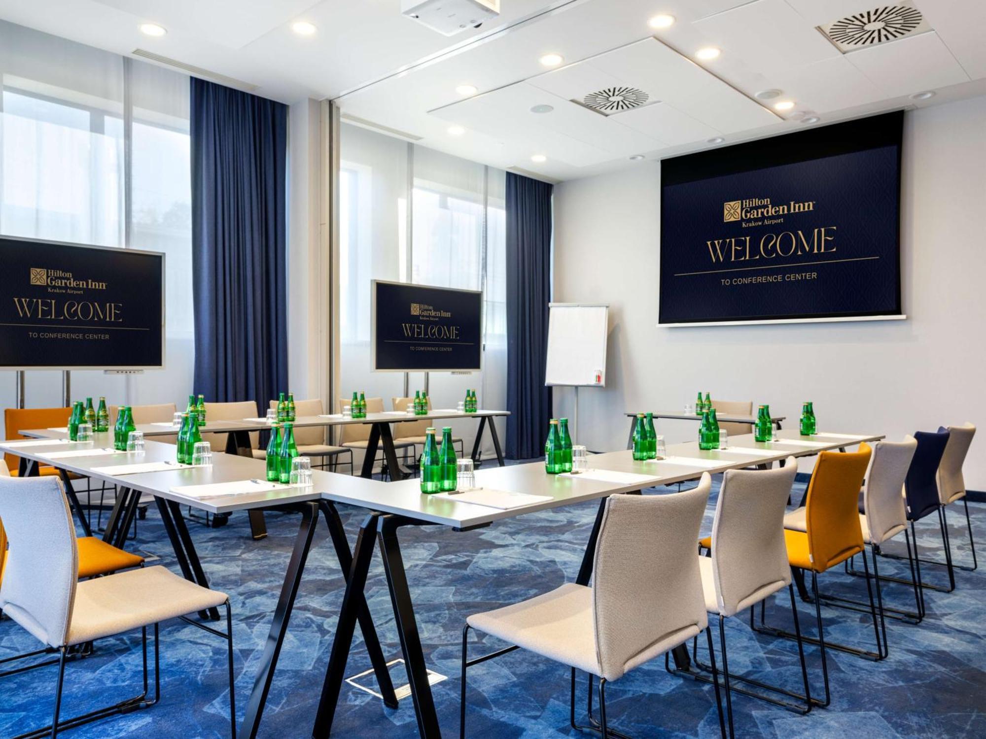 Hilton Garden Inn Krakow Airport Esterno foto