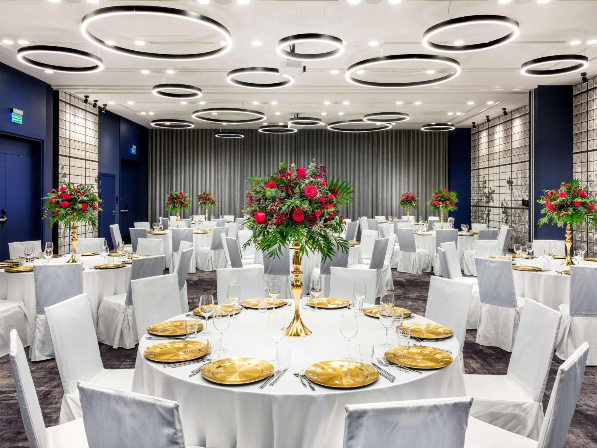 Hilton Garden Inn Krakow Airport Esterno foto
