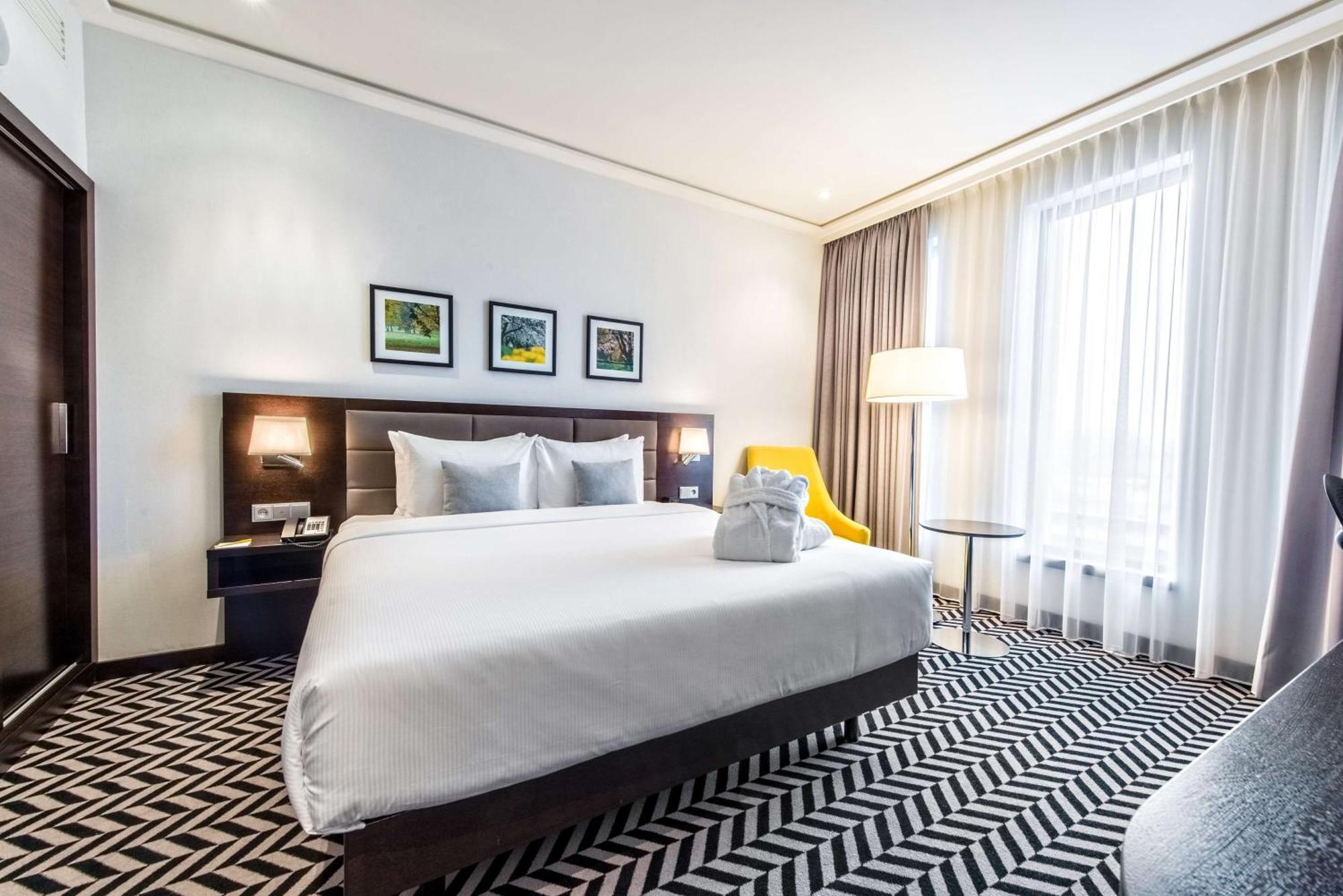 Hilton Garden Inn Krakow Airport Esterno foto